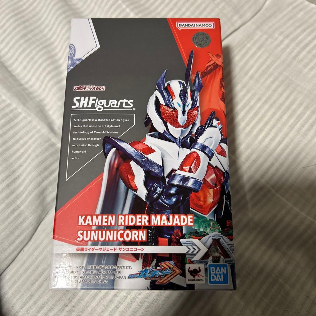 s.h.figuarts 仮面ライダーマジェード　サンユニコーン
