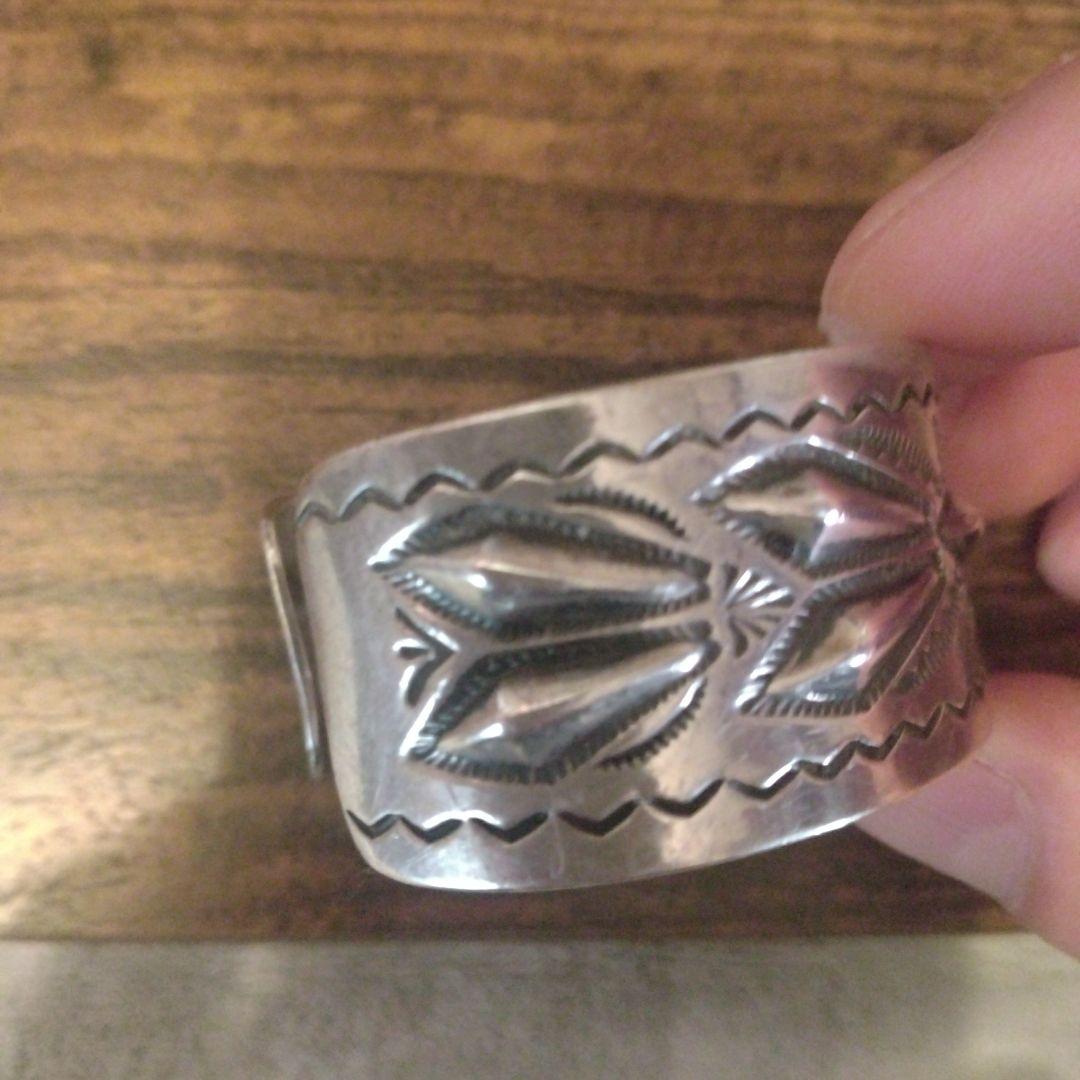 し*ろ様 シルバー エングレーブ バングル 幅約2.5センチ