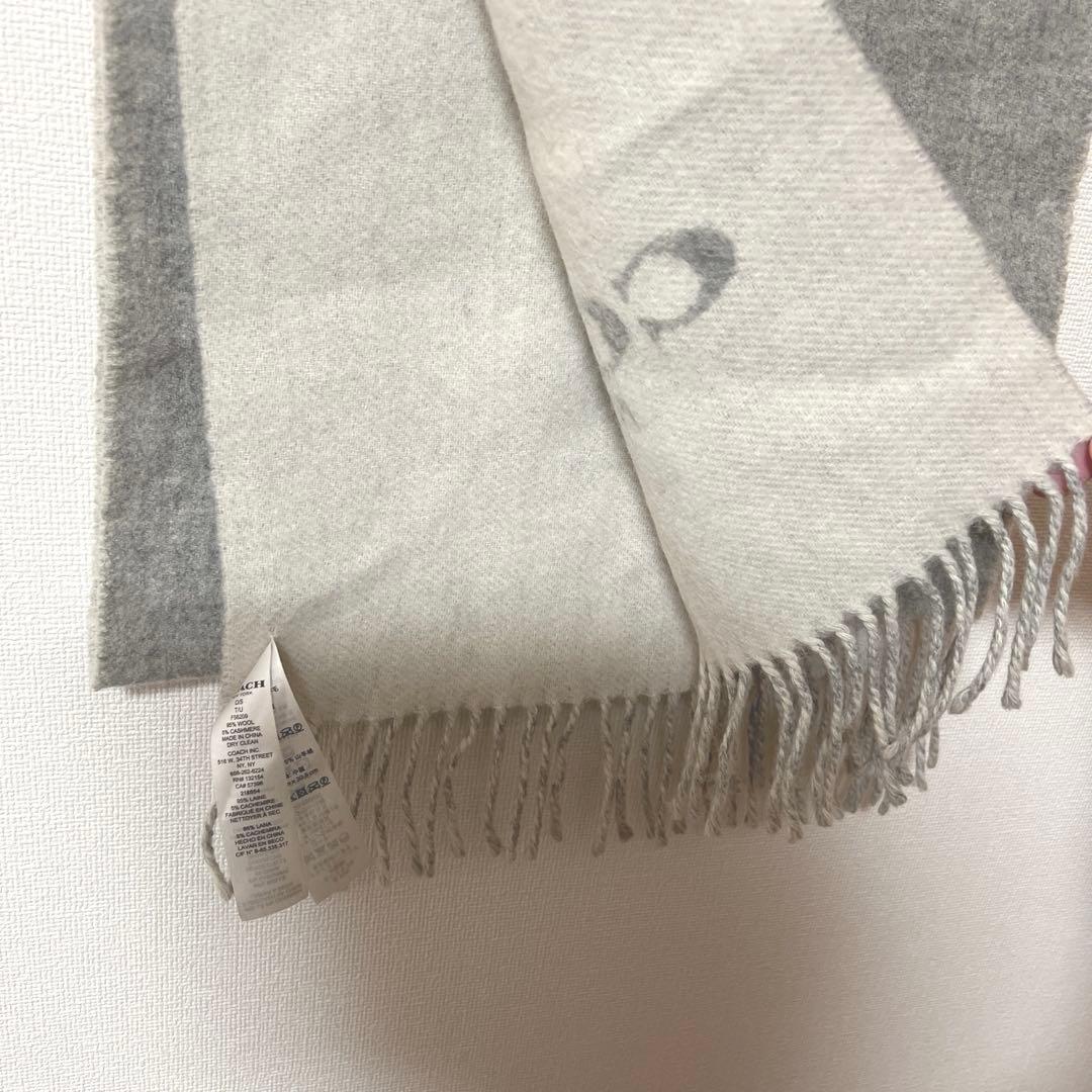 新品未使用コーチ、ロゴ入りウールマフラー