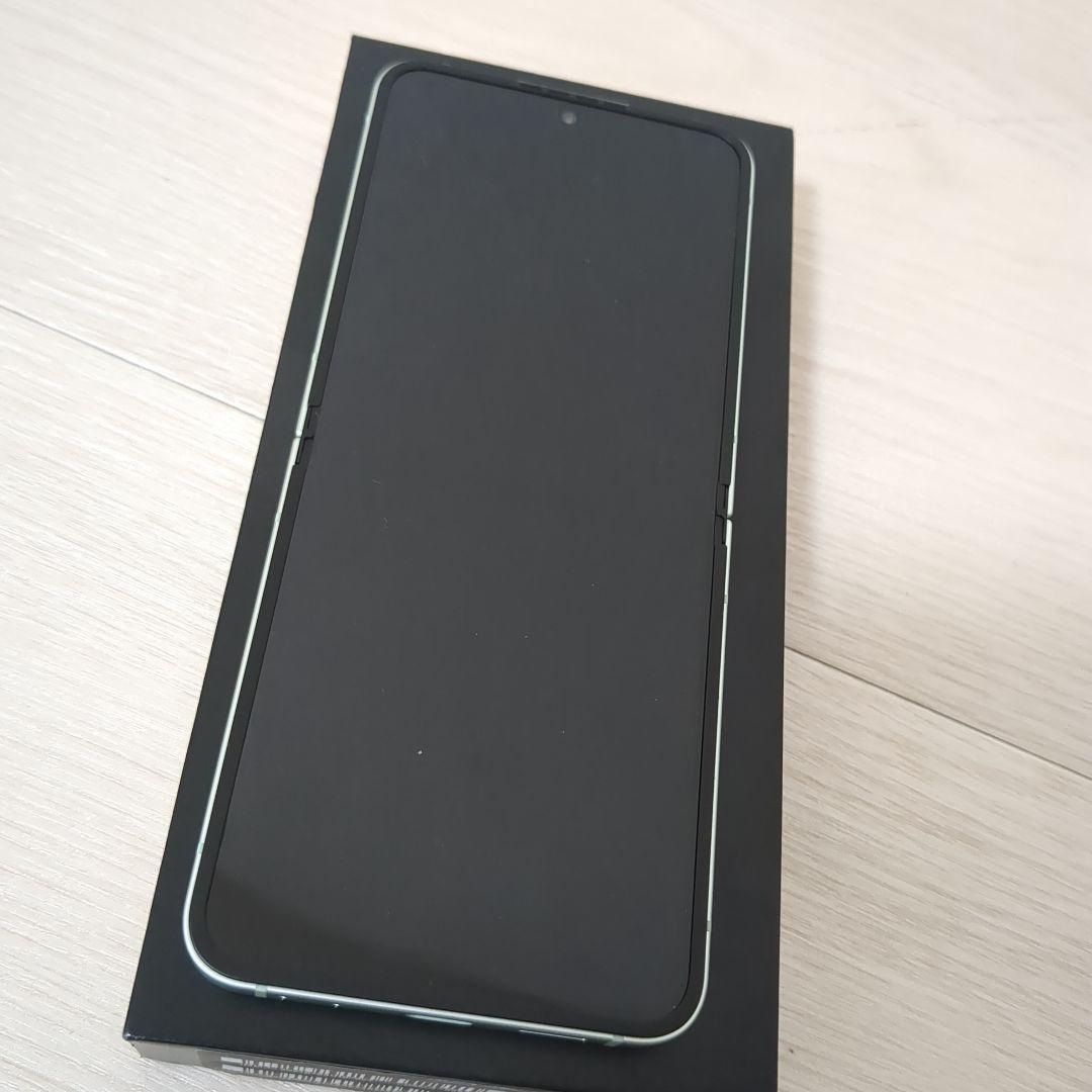 【美品】Samsung　スマートフォン　Galaxy Z Flip6