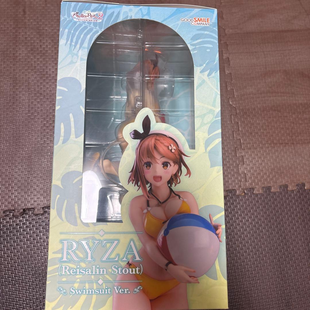 リザリン・スタウト 水着フィギュア