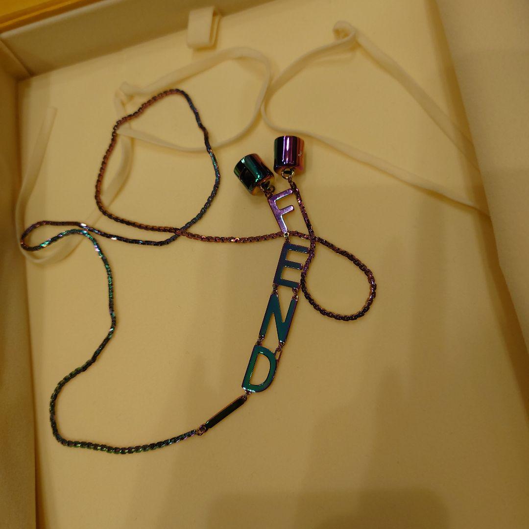 フェンディ　FENDY　airpods エアポッズ　チェーン　ネックレス