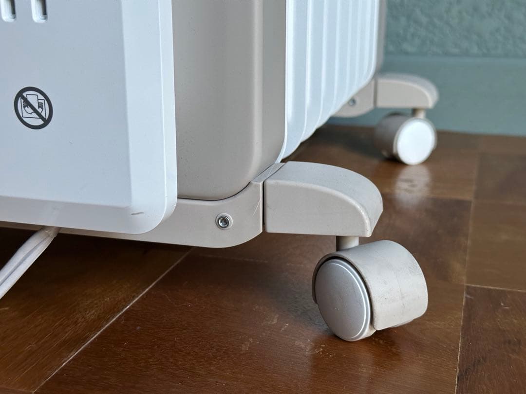 【美品】デロンギ オイルヒーター ヴェルティカルド