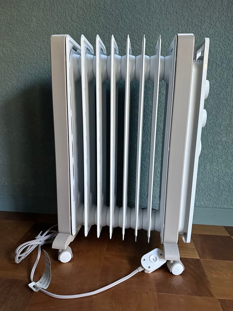 【美品】デロンギ オイルヒーター ヴェルティカルド