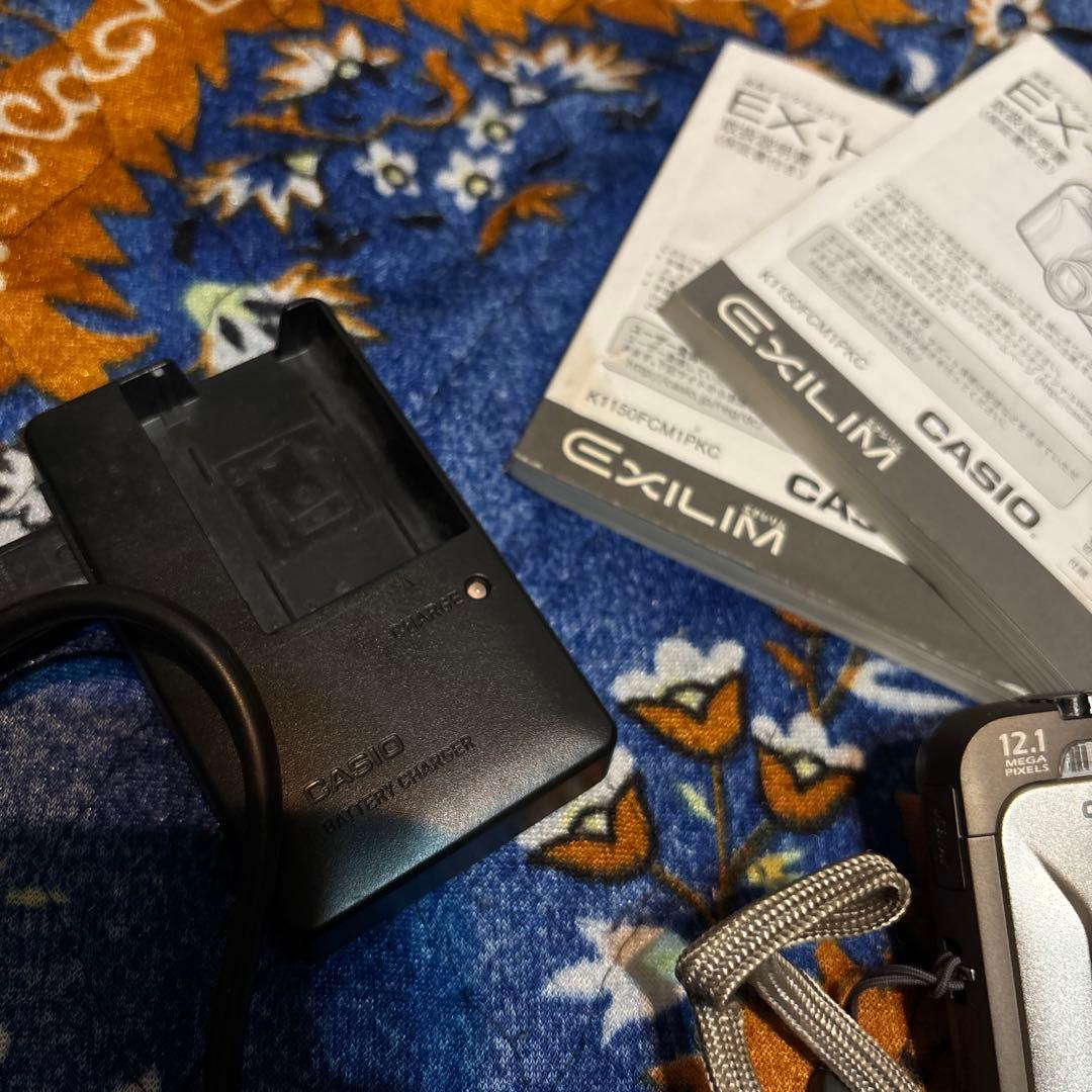 CASIO EXILIM EX-H10 カシオ　デジカメ