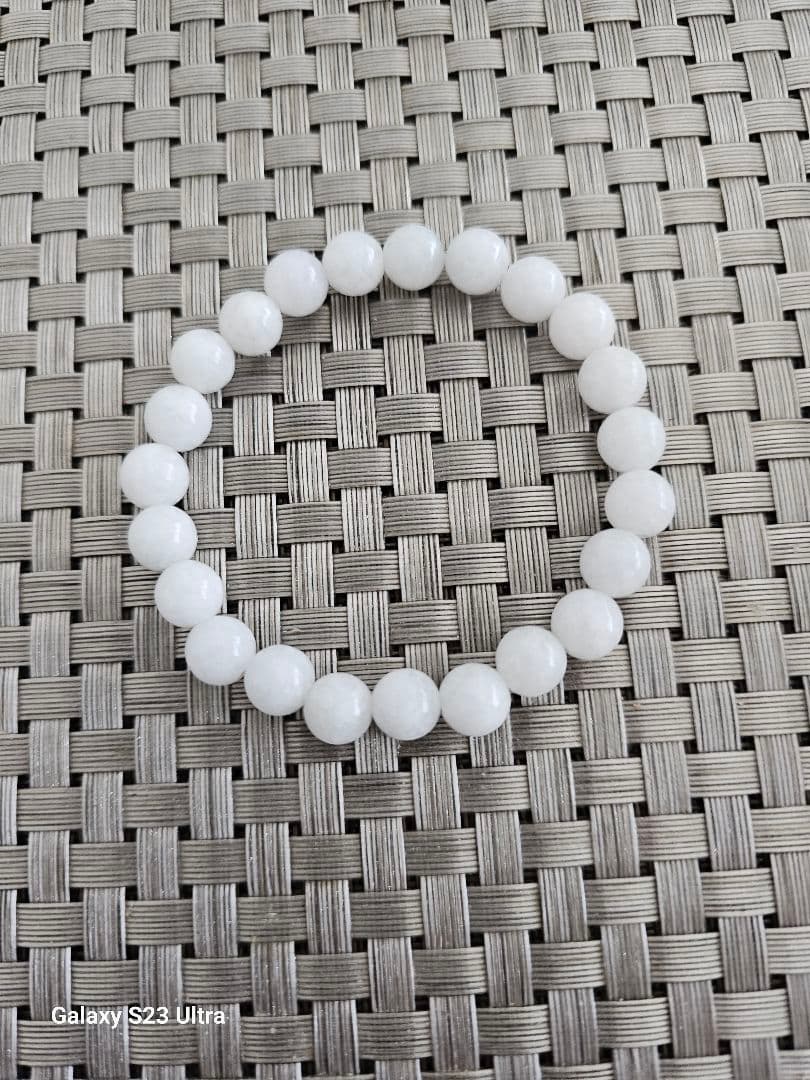 糸魚川翡翠氷種白翡翠８mm２３玉ブレスレット