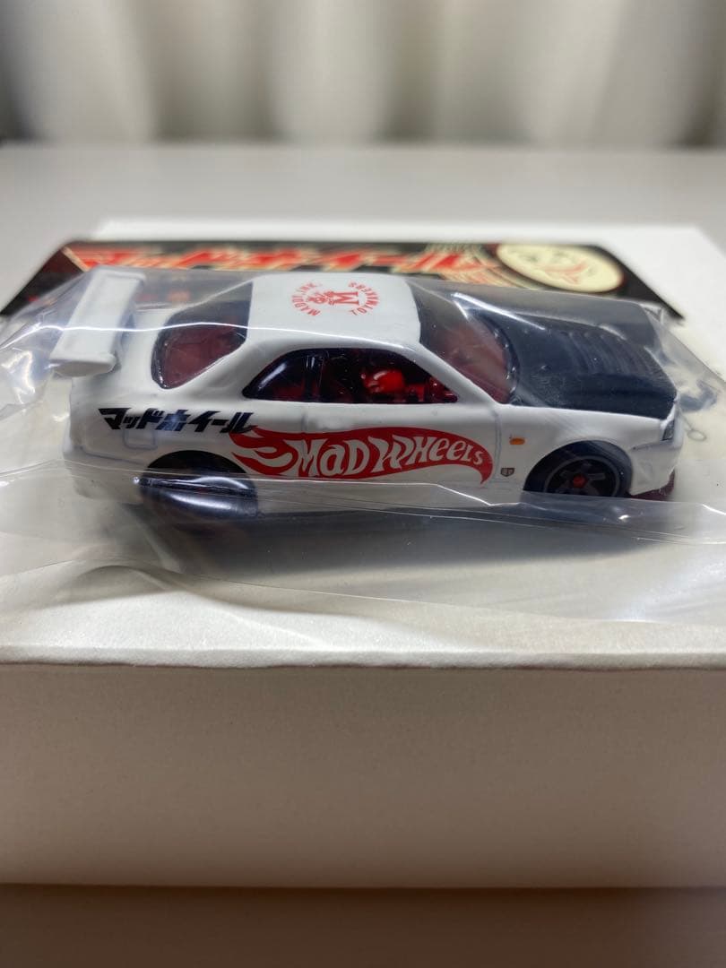 Mad Wheels ニッサン スカイラインGT-R（BNR34）