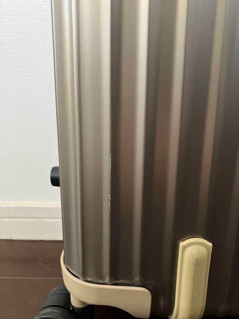 RIMOWA TOPAS TITANIUM　30L　4輪