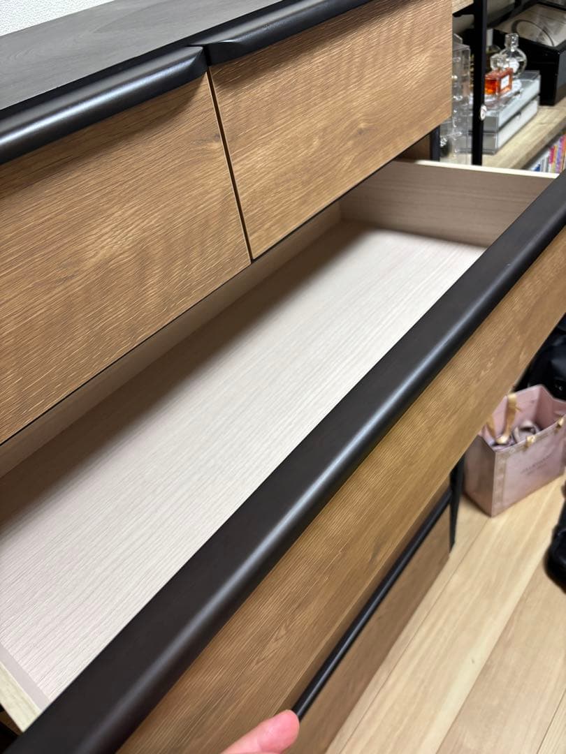 限定値下げ4月28日までブラウンとブラックの6段チェスト