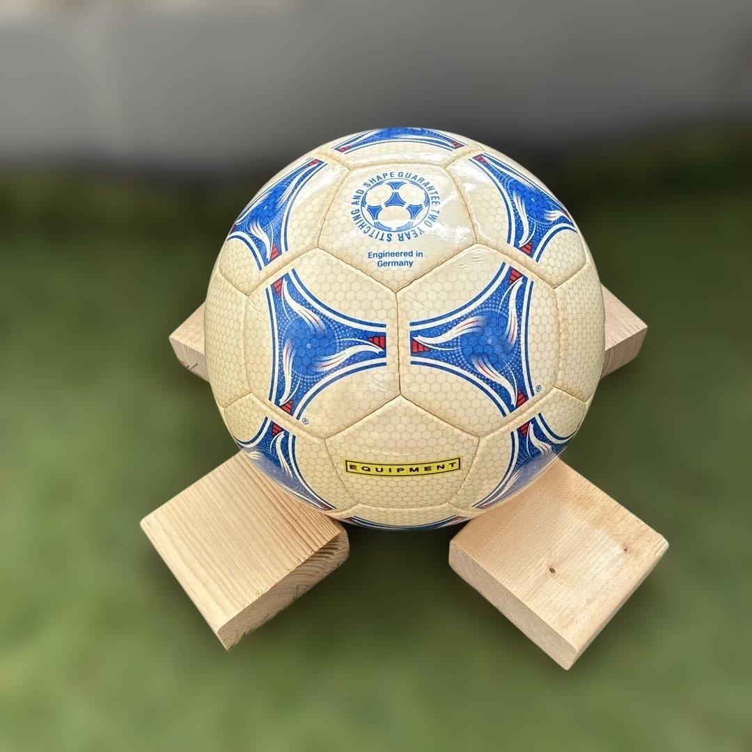 W杯フランス大会公式試合球Tricore サッカーボール　molten空気入れ付