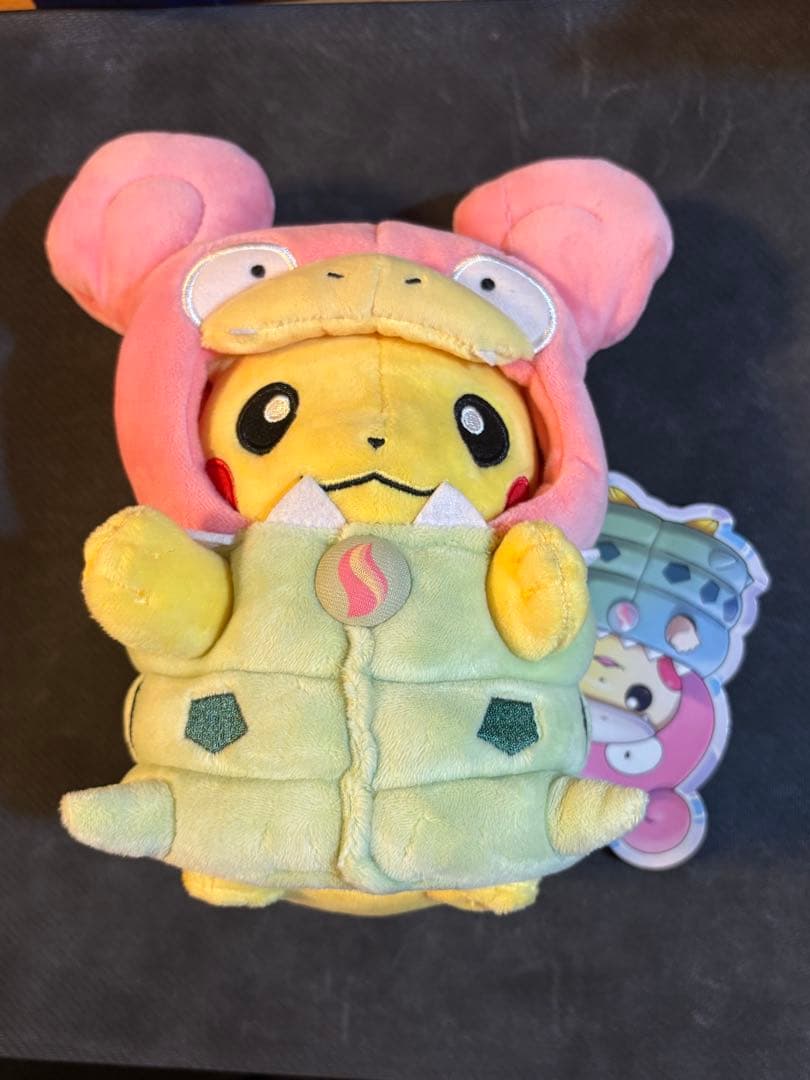 ポケモン メガヤドランのポンチョを着たピカチュウ ぬいぐるみ タグ付き