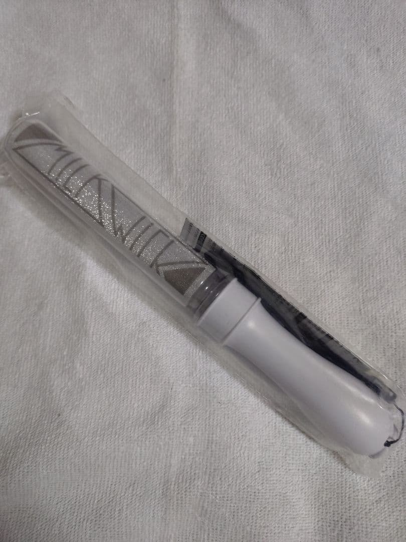 M!LK　カラーチェンジペンライト