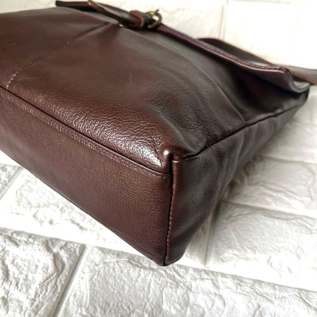 まーイルビゾンテ レザー フラップ ショルダーゴールド金具 ダークブラウン