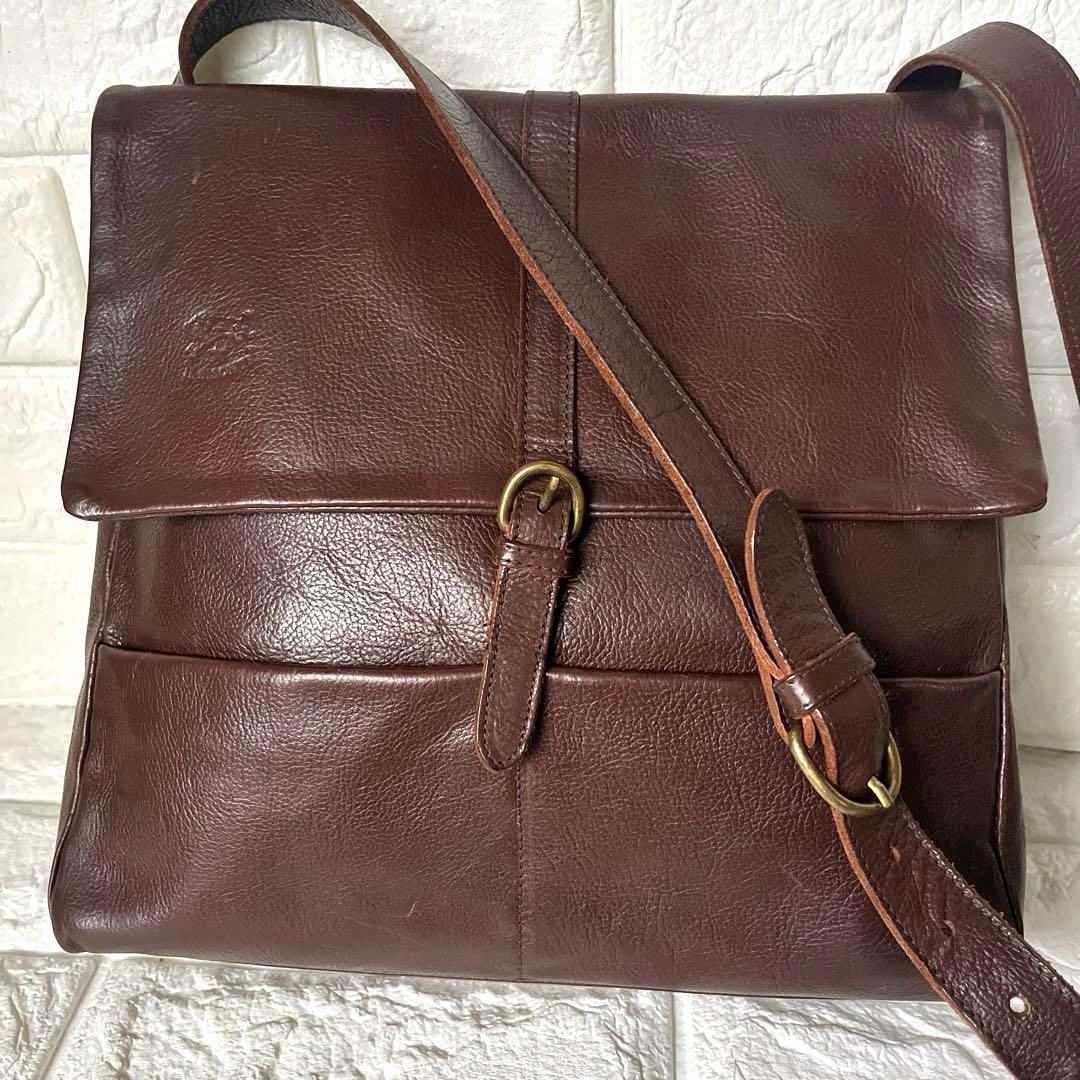 まーイルビゾンテ レザー フラップ ショルダーゴールド金具 ダークブラウン