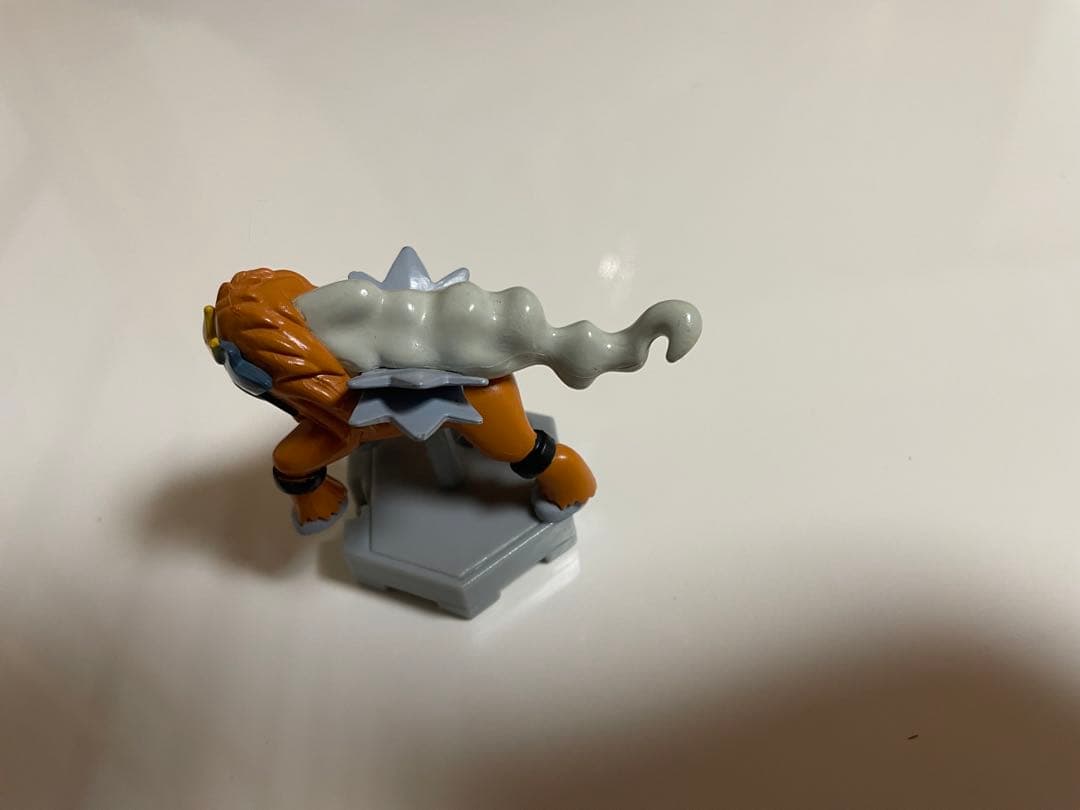 ポケットモンスター　限定モンコレプラス エンテイ 色ちがい　非売品(懸賞商品)