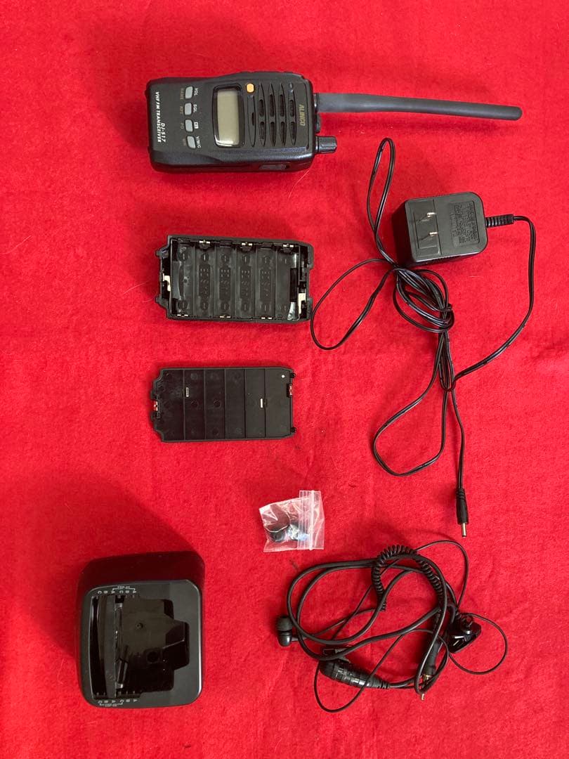 ★ ALINCO DJ-S17 綺麗 充電器 電池パック イヤホンマイク付 ★