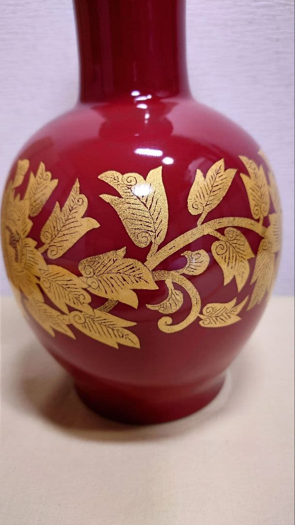 九谷　人間国宝　吉田美統　釉裏金彩牡丹唐草文　花瓶　共箱