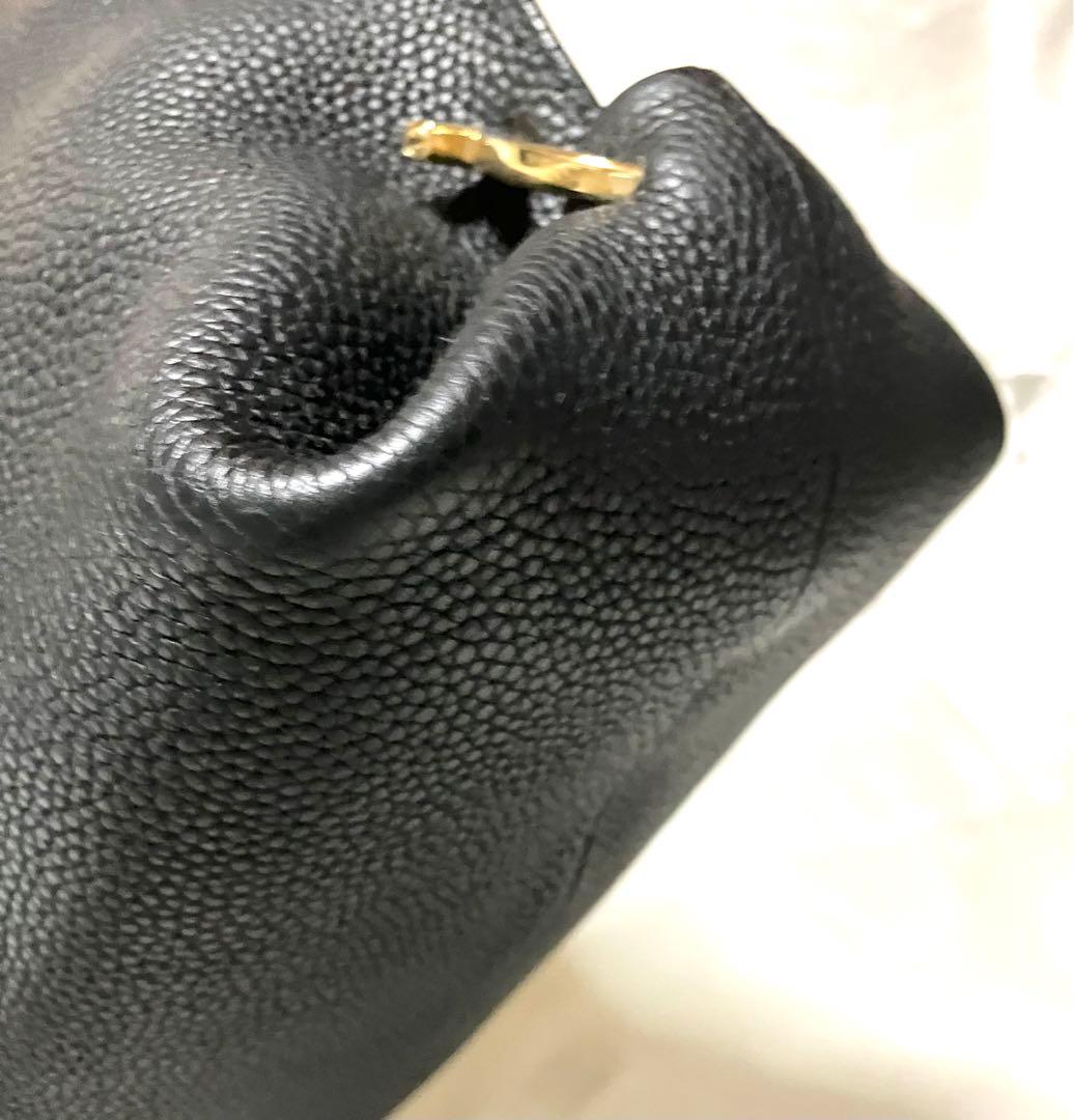 フェラガモ　レザー ブラック ショルダーバッグ