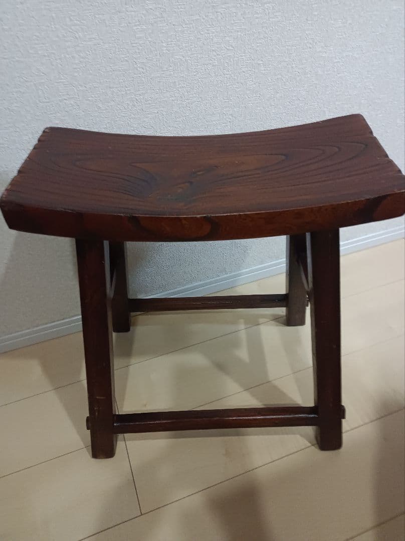 ①アンティーク　木製スツール 曲線座面 ダークブラウン