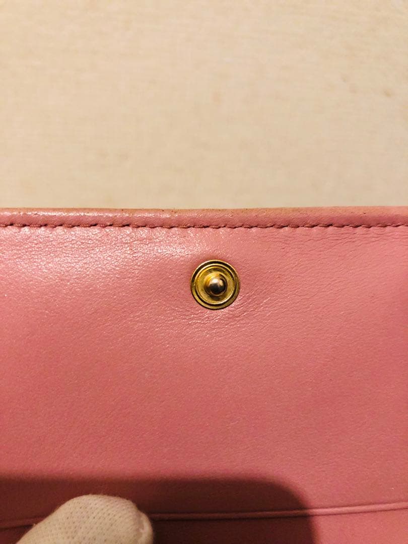 MIU MIU ピンクレザー 二つ折り財布