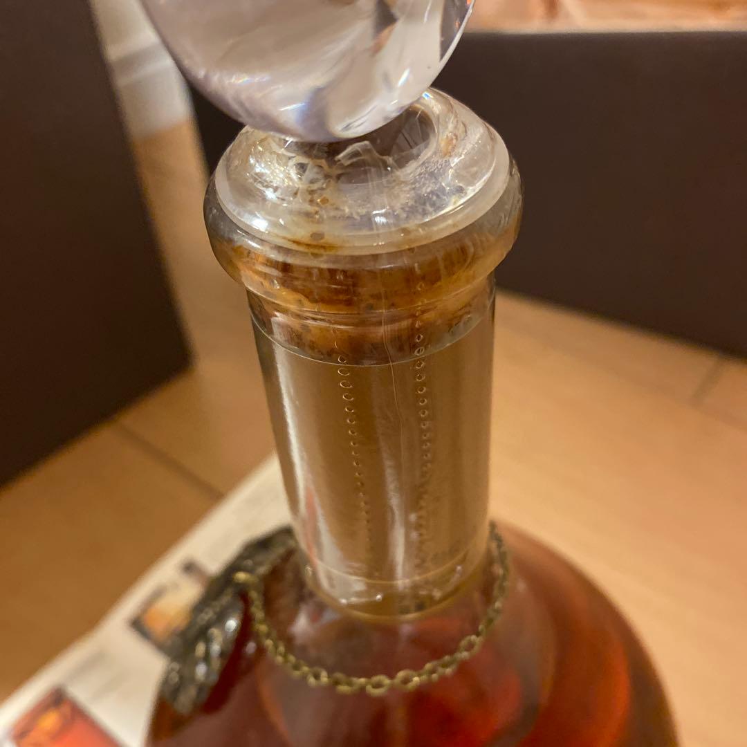 ニッカブランデーアランビック上級ボトル「XO」のデカンタボトルギフトボックス入り