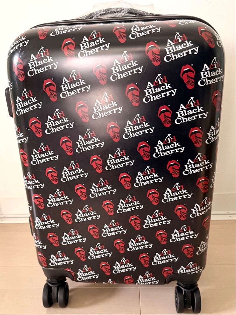 仮*病様 Acid Black Cherry キャリーケース