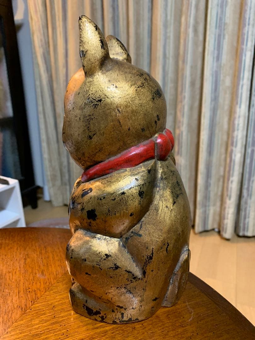 金色の招き猫 木製彫刻 約25cm