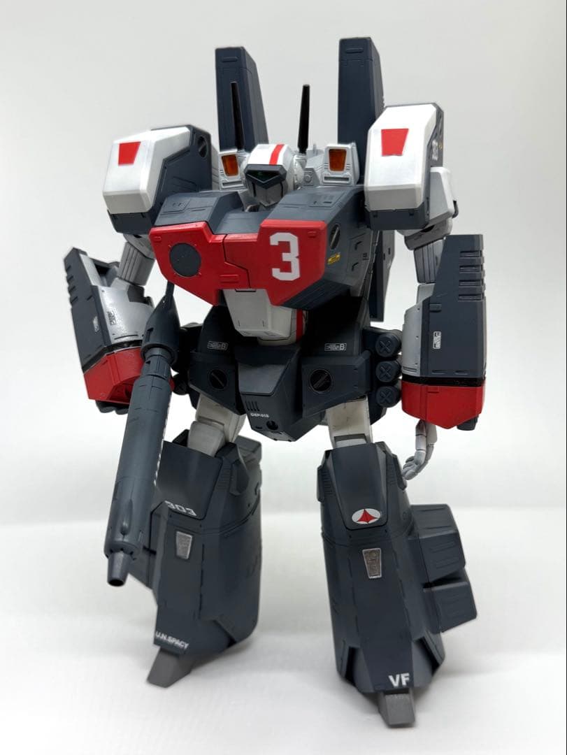 【完成品】ハセガワ 1/72 VF-1J アーマード・バルキリー