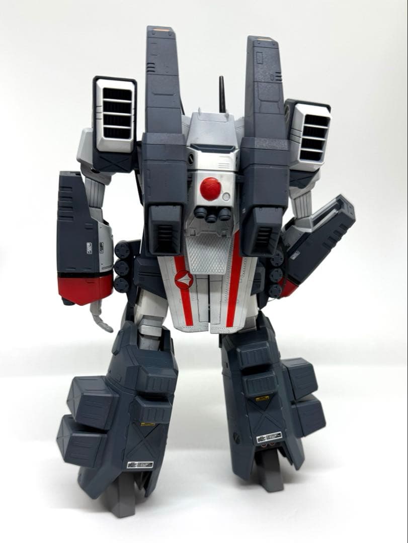 【完成品】ハセガワ 1/72 VF-1J アーマード・バルキリー