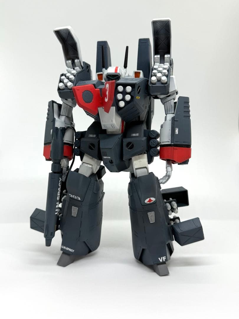 【完成品】ハセガワ 1/72 VF-1J アーマード・バルキリー