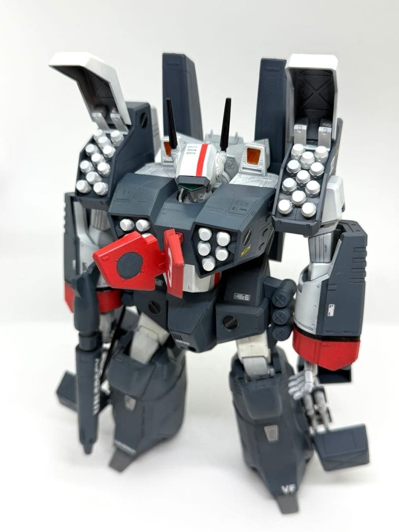 【完成品】ハセガワ 1/72 VF-1J アーマード・バルキリー