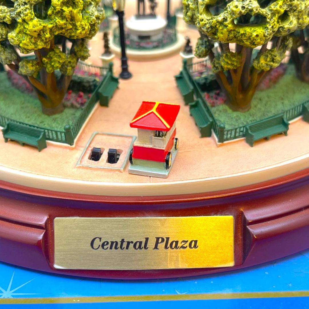 USA限定★セントラルプラザ ウォルトディズニー フィギュア オルショウスキー