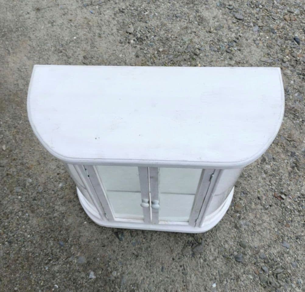 ホワイト円形ガラスキャビネット