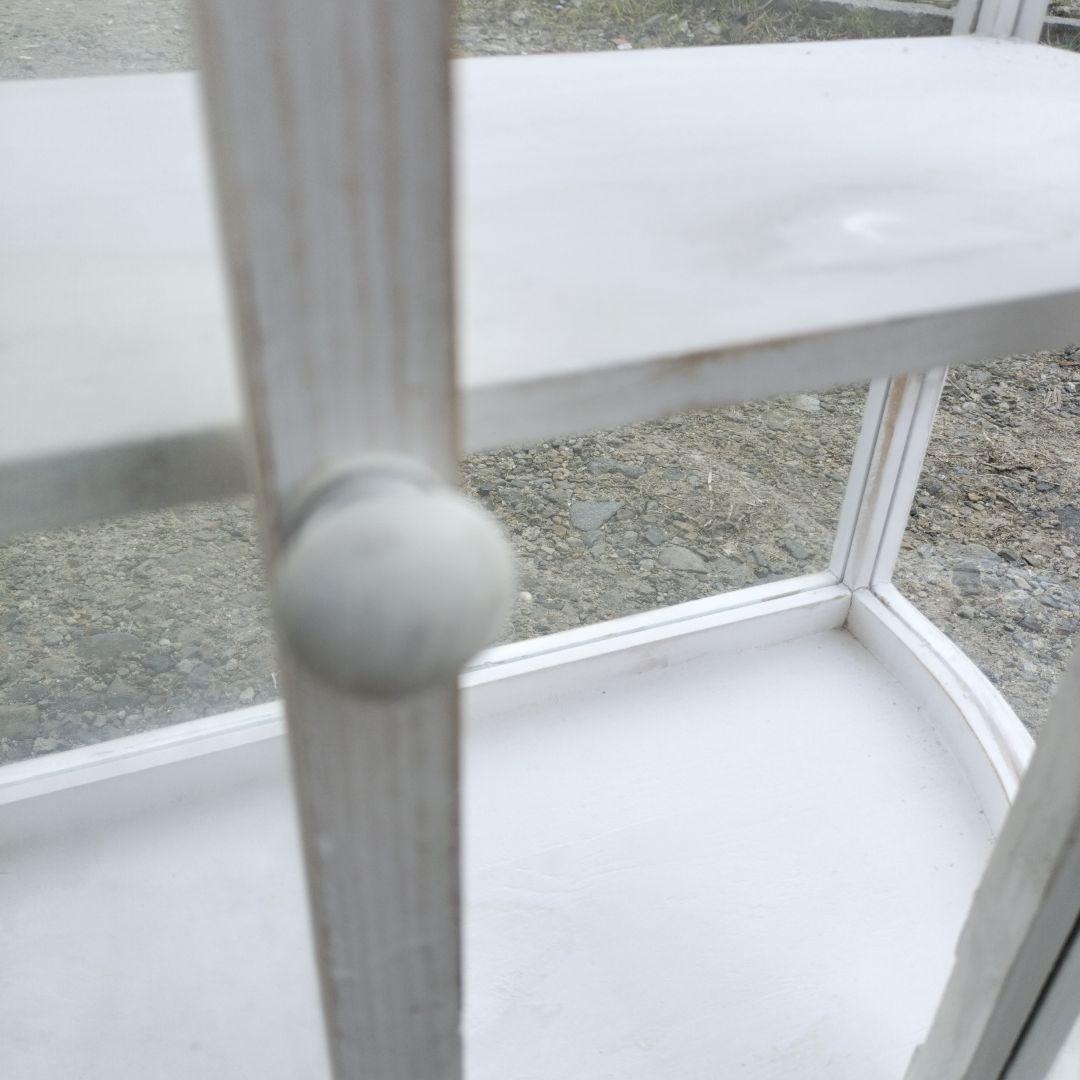 ホワイト円形ガラスキャビネット