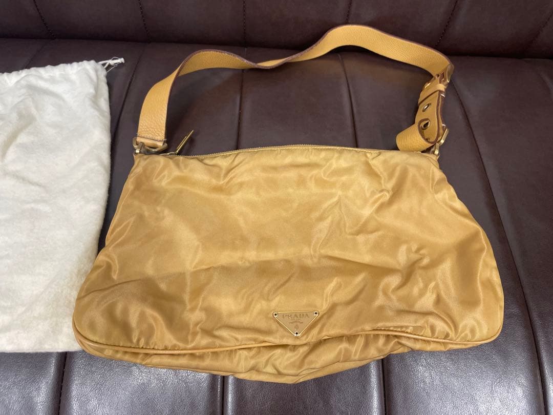 美品　プラダ PRADA ワンショルダー 三角ロゴ ナイロン ベージュ系