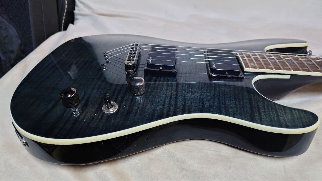 Cort KX1X フレイムメイプルトップ EMGピックアップ ソフトケース付き