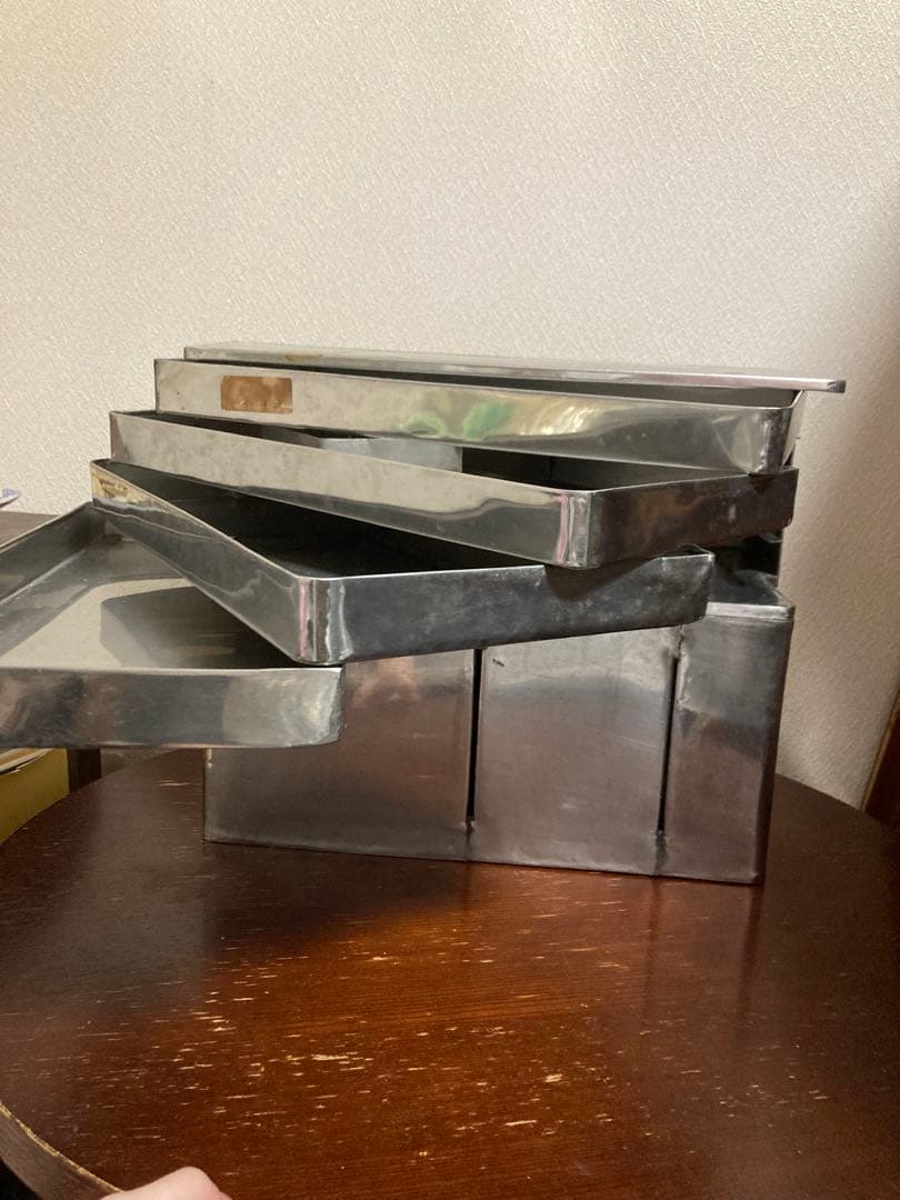 アンティークのブリキケース