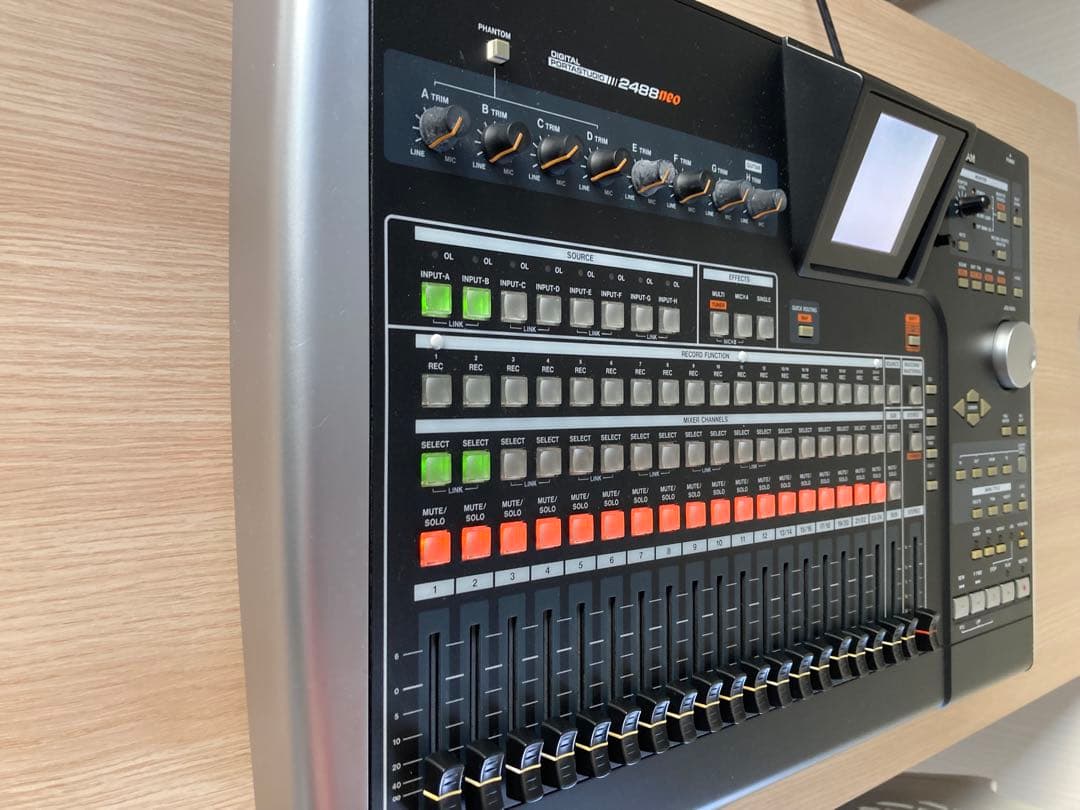 配信機器・PA機器・レコーディング機器 TASCAM 2488neo MTR