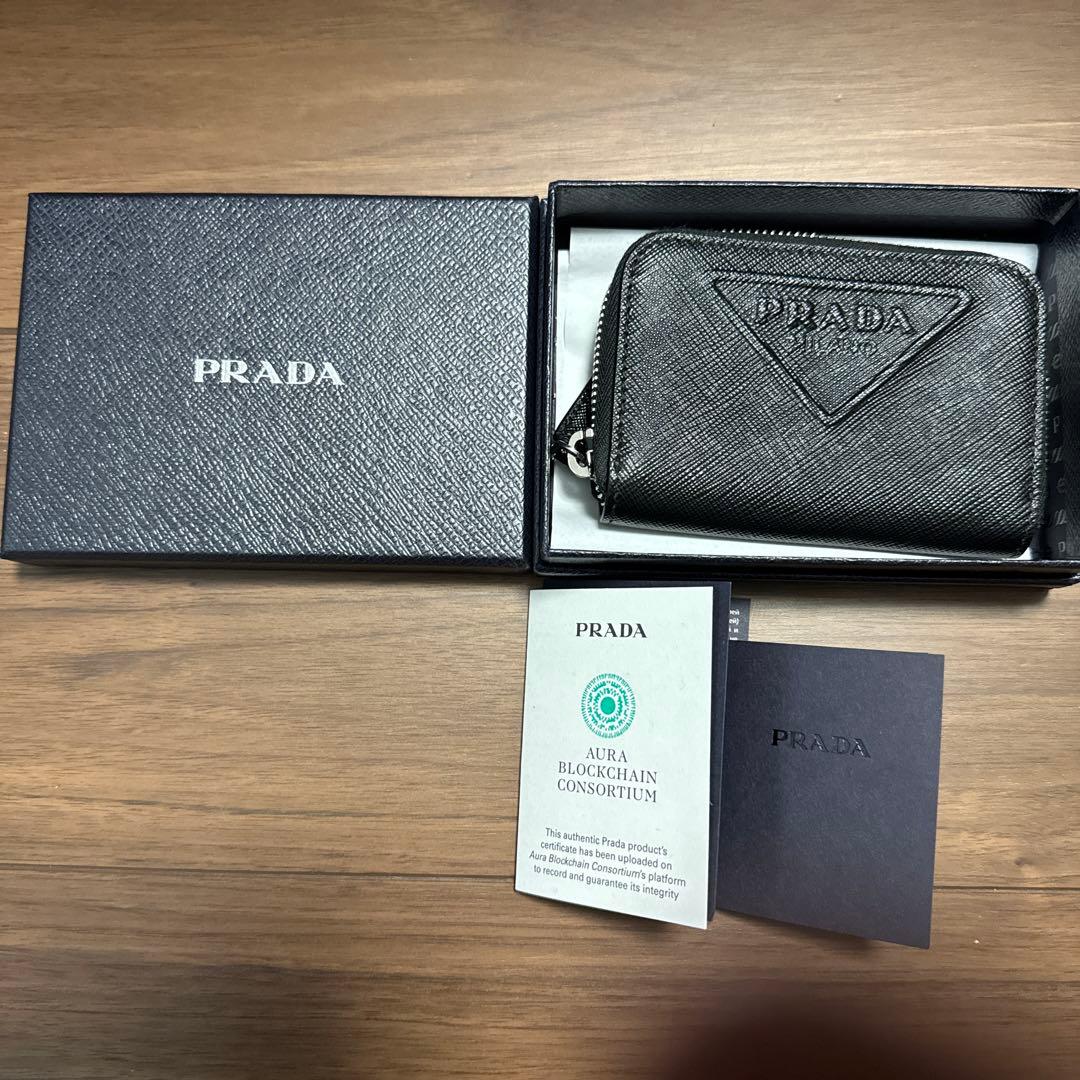 PRADA ケース　黒