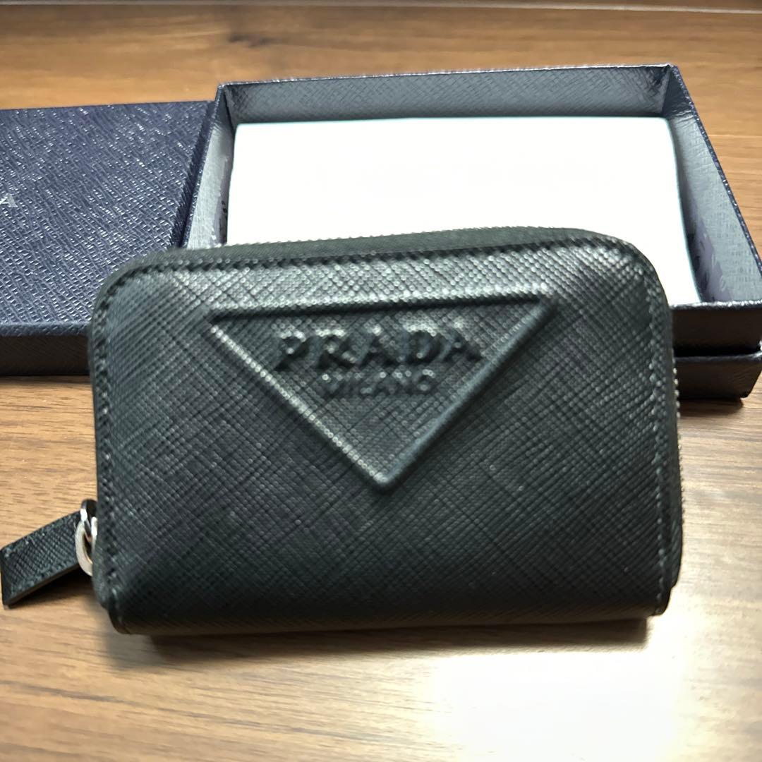 PRADA ケース　黒