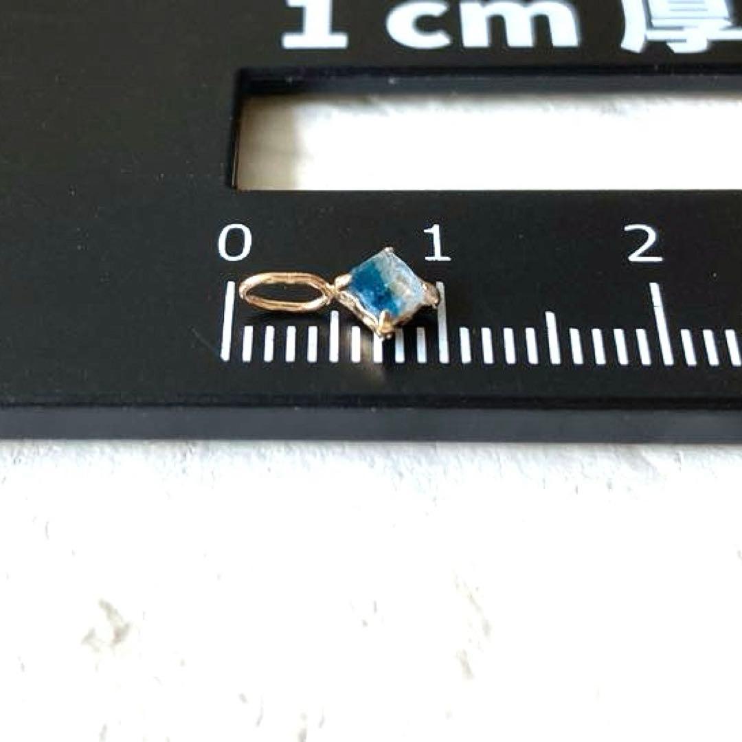 バイカラー ユークレース原石10金ペンダントトップ