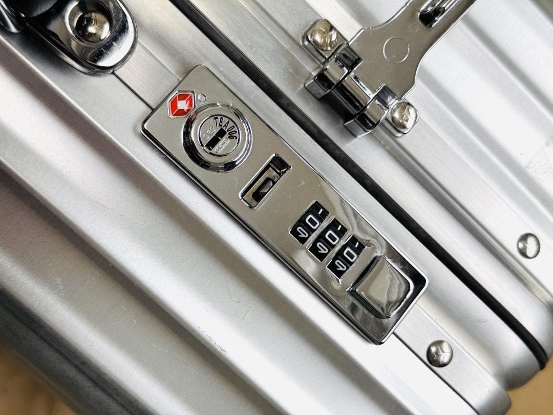 【廃盤品】RIMOWA リモワ クラシックフライト キャビンS 33L【4輪】