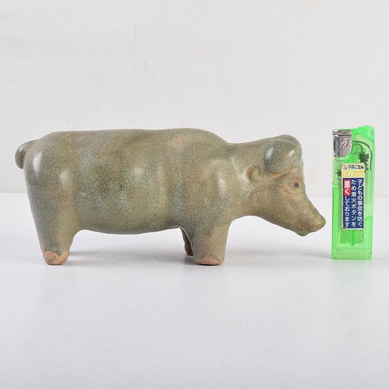 中国　龍泉窯　青磁　神獣　牛　置物　C　R9319