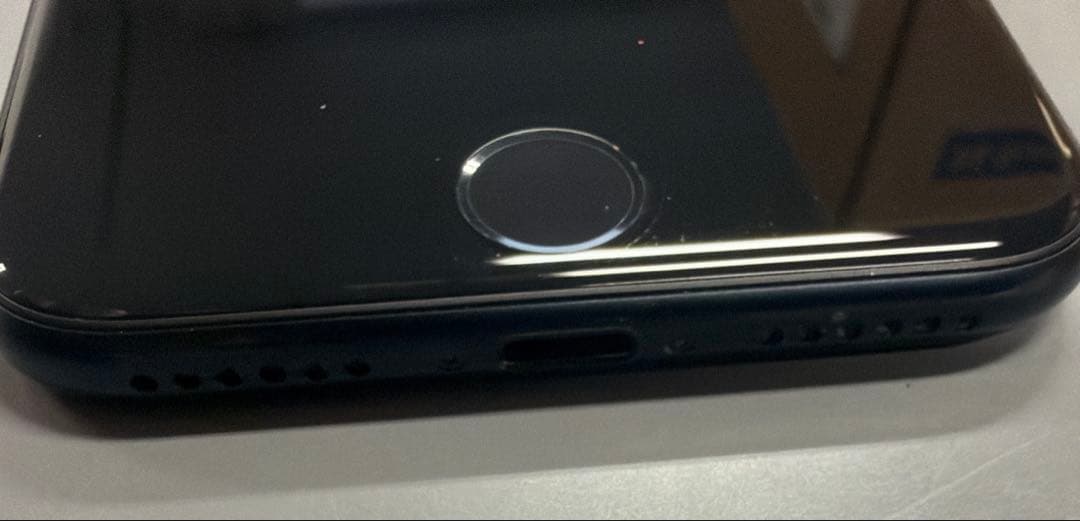 Apple iPhone se3 本体