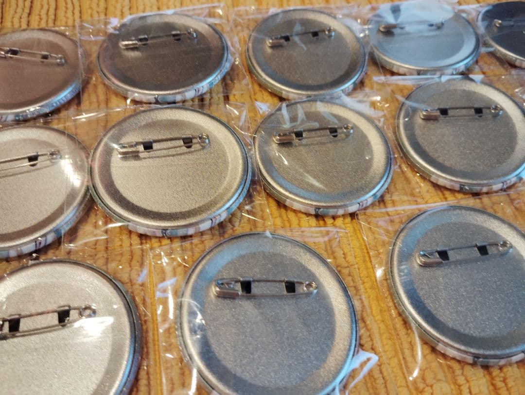 大島五十鈴　ヘブンバーンズレッド　ヘブバン　ホログラム　缶バッジ