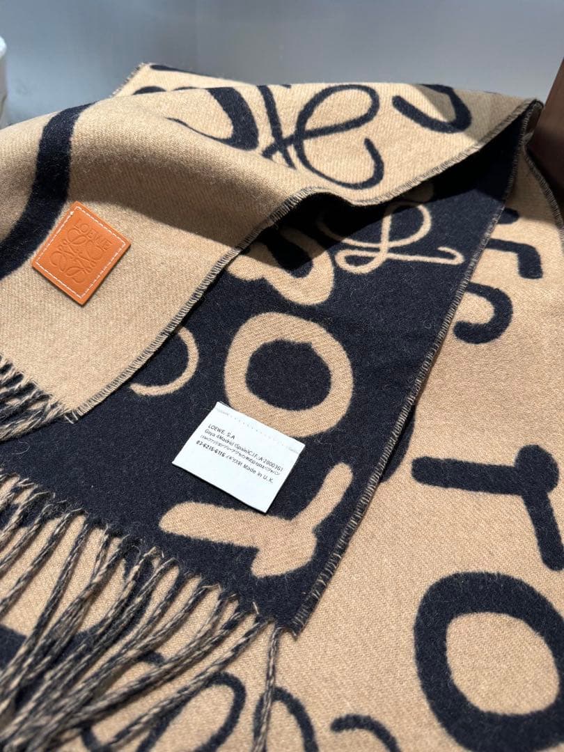 ロエベ　ロゴジャカード マフラー