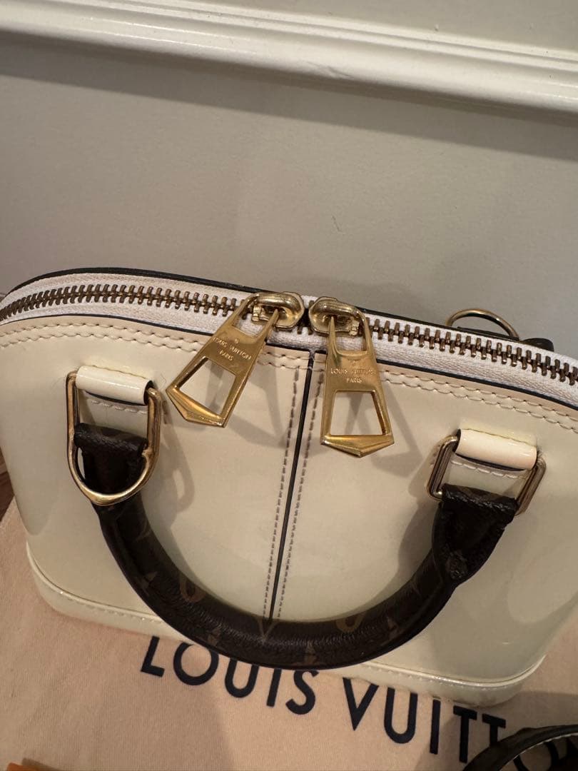 ma.LOUIS VUITTON ALMA BB ホワイト