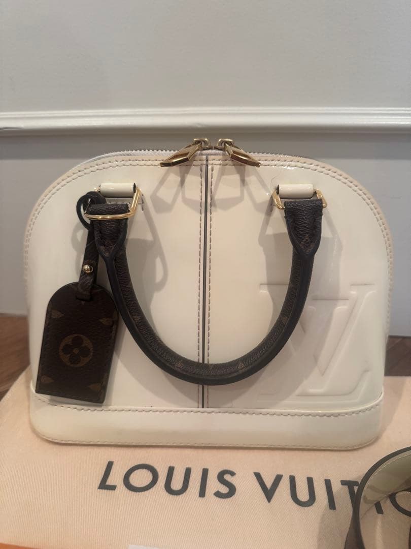ma.LOUIS VUITTON ALMA BB ホワイト