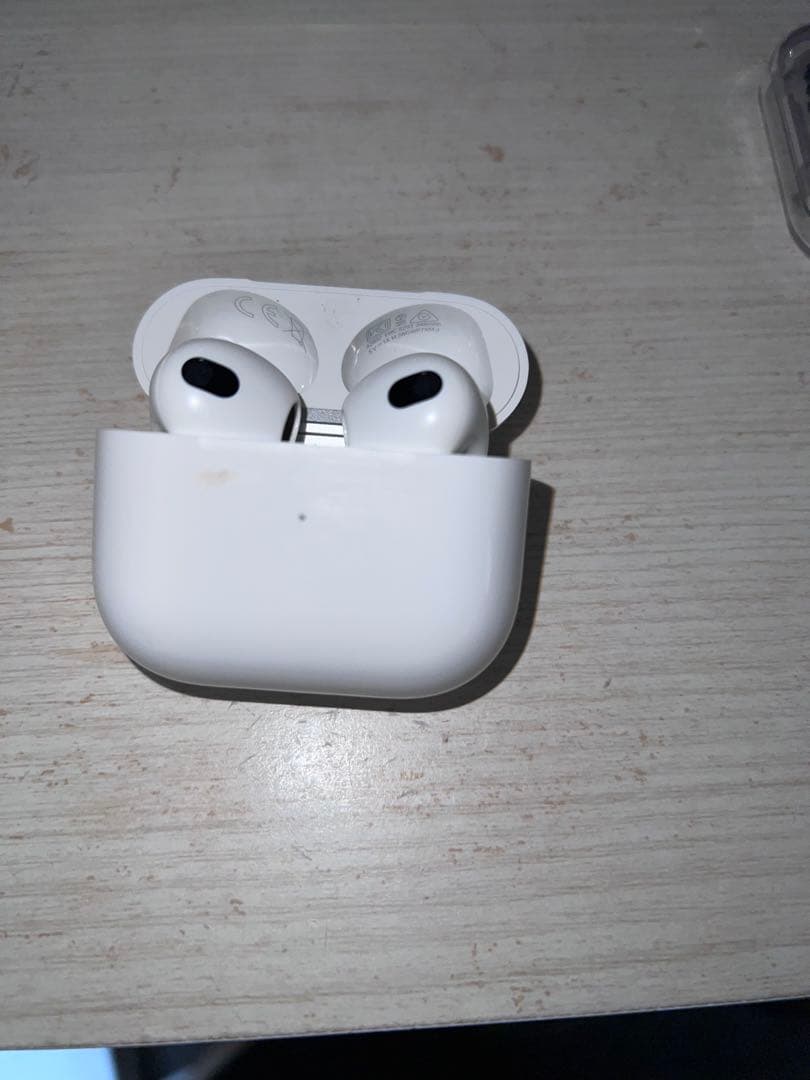 AirPods第3世代　本体 充電ケース付き