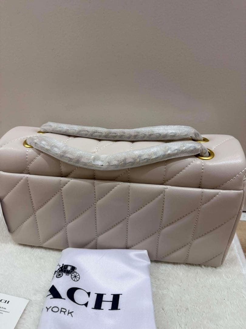 バッグ Coach Tabby Quilted 26cm